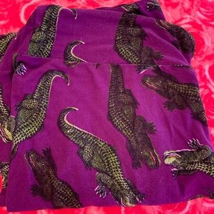 Lularoe TC Alligator Crocodile Leggings Tall Curvy